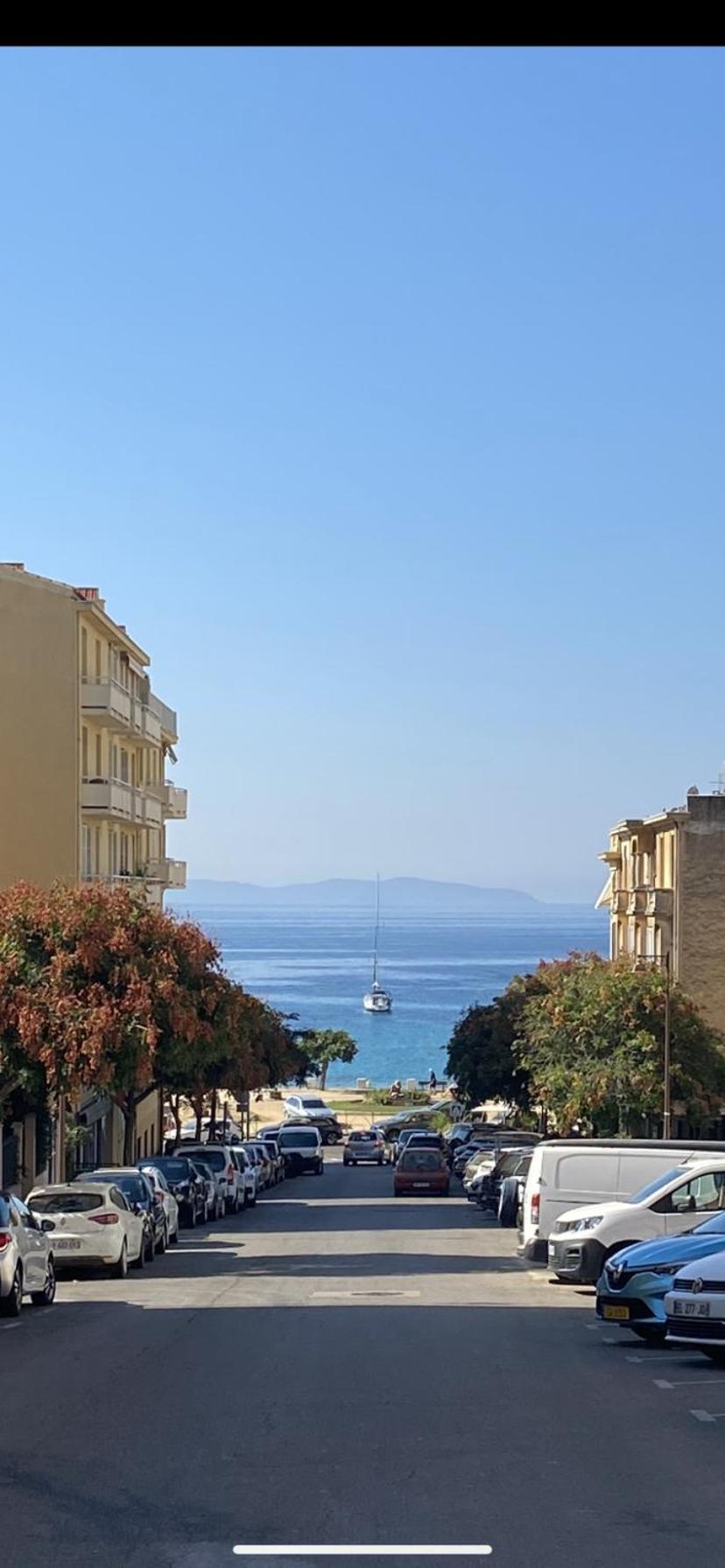 2 pièces / neuf - Ajaccio centre - Place Miot / Albert 1er Esterno foto
